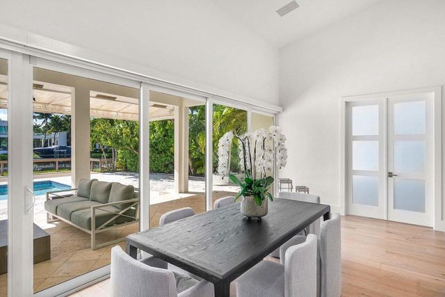 215 Island Drive, Jupiter, FL 33477