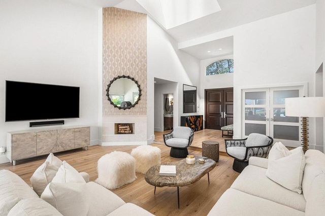 215 Island Drive, Jupiter, FL 33477