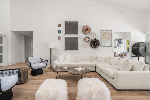 215 Island Drive, Jupiter, FL 33477