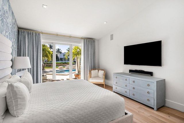 215 Island Drive, Jupiter, FL 33477