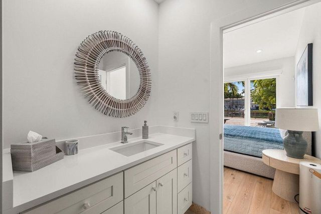 215 Island Drive, Jupiter, FL 33477