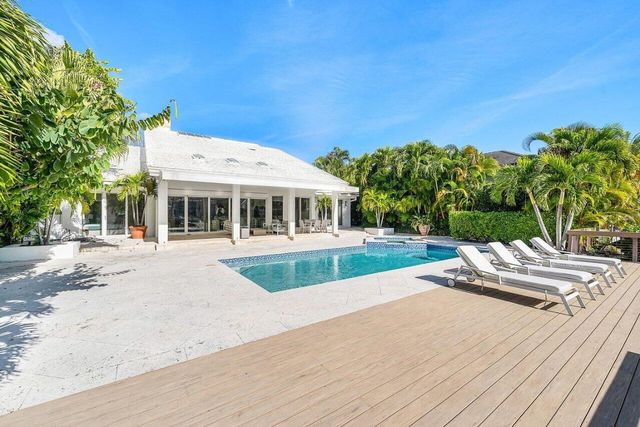 215 Island Drive, Jupiter, FL 33477