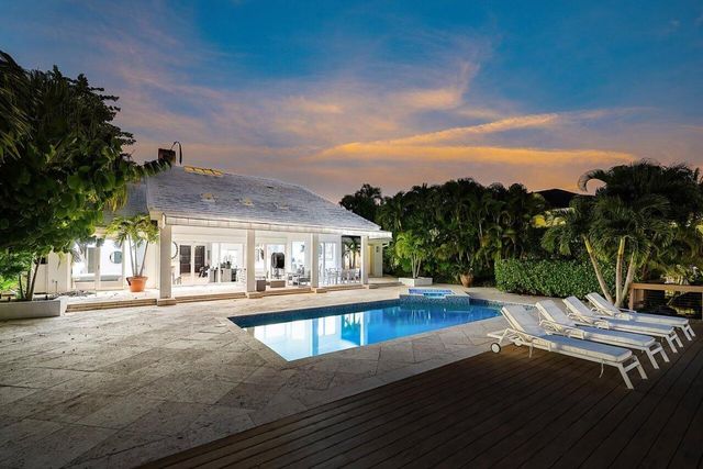 215 Island Drive, Jupiter, FL 33477