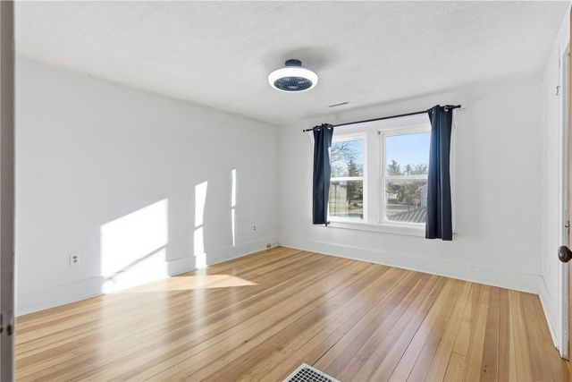 71 Central Avenue NE, Swisher, IA 52338