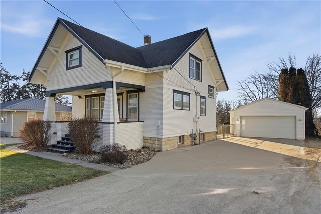 71 Central Avenue NE, Swisher, IA 52338