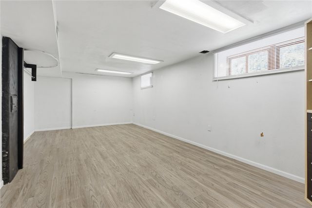 71 Central Avenue NE, Swisher, IA 52338