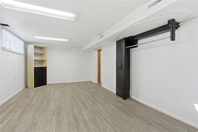 71 Central Avenue NE, Swisher, IA 52338