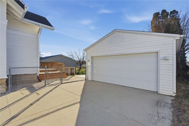 71 Central Avenue NE, Swisher, IA 52338