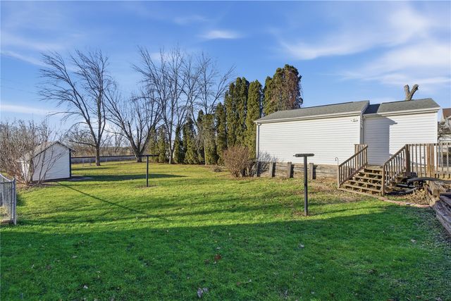 71 Central Avenue NE, Swisher, IA 52338