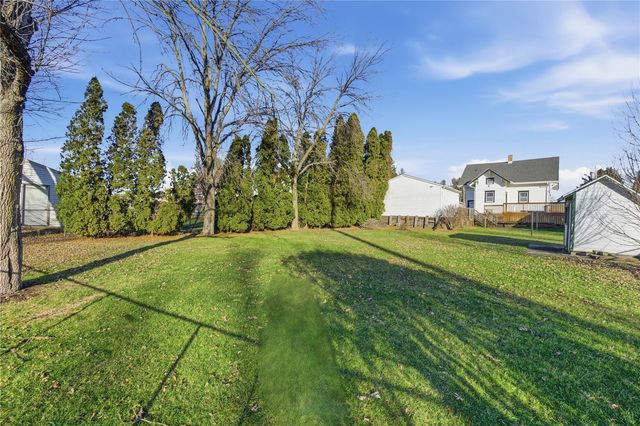 71 Central Avenue NE, Swisher, IA 52338