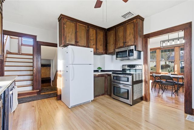 71 Central Avenue NE, Swisher, IA 52338