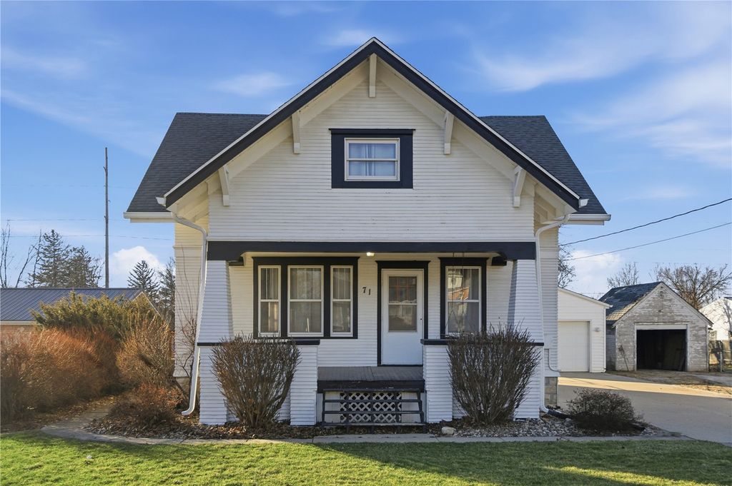 71 Central Avenue NE, Swisher, IA 52338