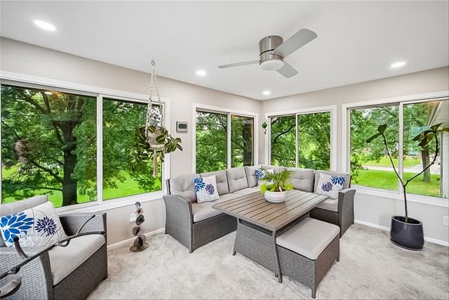1601 S 43rd Street, West Des Moines, IA 50265