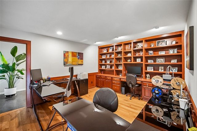1601 S 43rd Street, West Des Moines, IA 50265