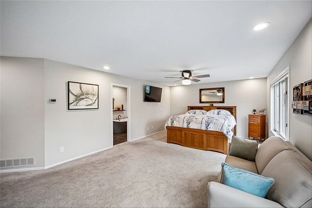 1601 S 43rd Street, West Des Moines, IA 50265