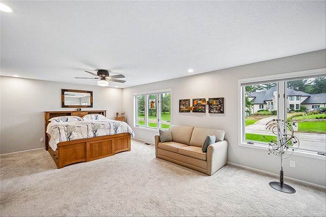 1601 S 43rd Street, West Des Moines, IA 50265