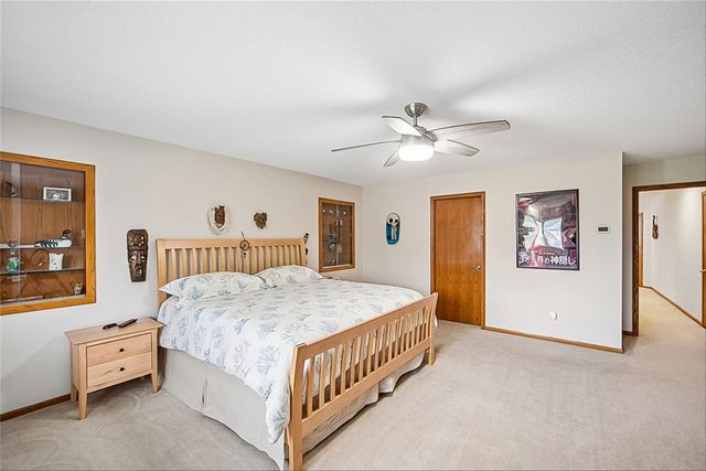 1601 S 43rd Street, West Des Moines, IA 50265