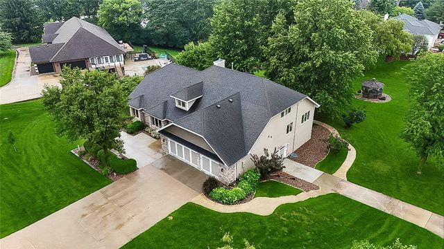 1601 S 43rd Street, West Des Moines, IA 50265