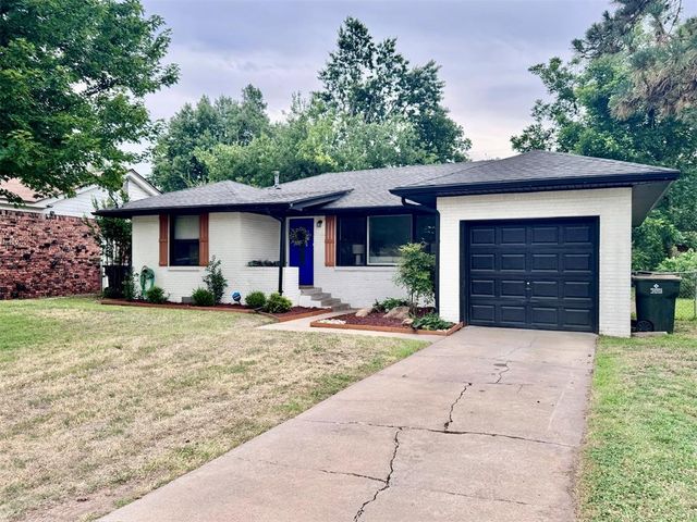 1622 Oxford Way Street, The Village, OK 73120