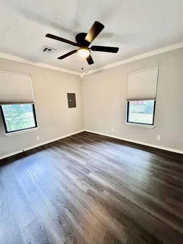 1622 Oxford Way Street, The Village, OK 73120