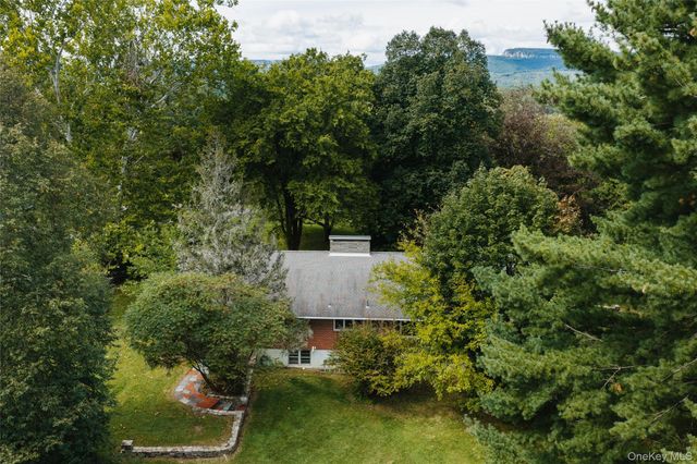 13 Edgewood Drive, New Paltz, NY 12561