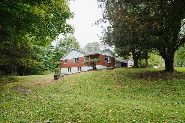 13 Edgewood Drive, New Paltz, NY 12561