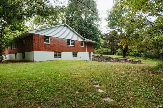 13 Edgewood Drive, New Paltz, NY 12561