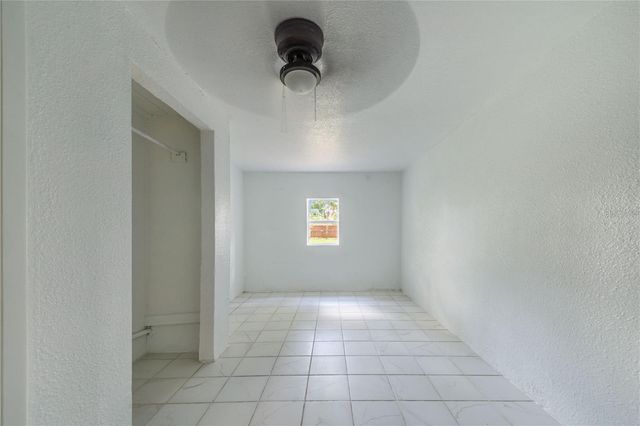 6 E MAGNOLIA STREET, Davenport, FL 33837