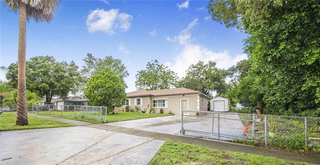 6 E MAGNOLIA STREET, Davenport, FL 33837
