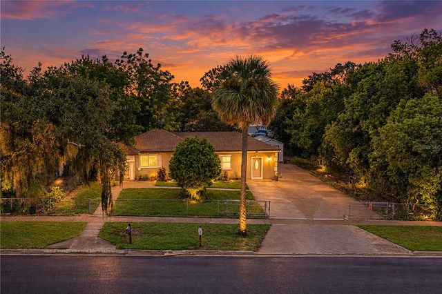 6 E MAGNOLIA STREET, Davenport, FL 33837