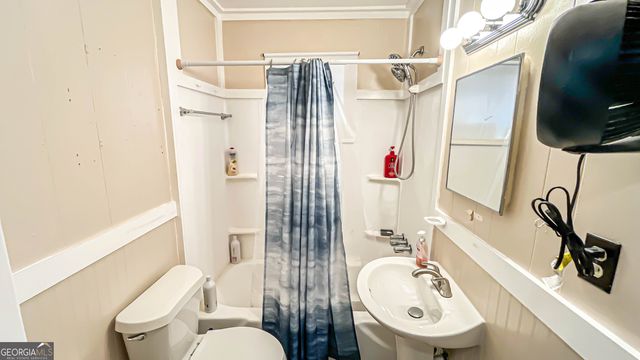 242 Katy Lake Road, Jackson, GA 30233