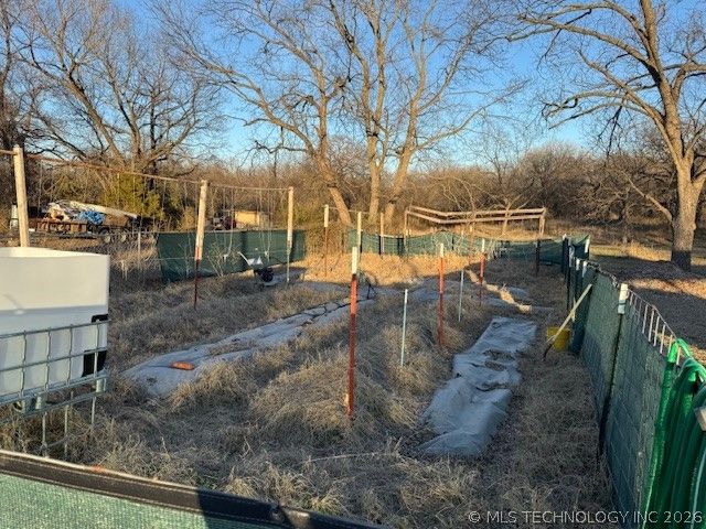 360 N 1st Road, Healdton, OK 73438