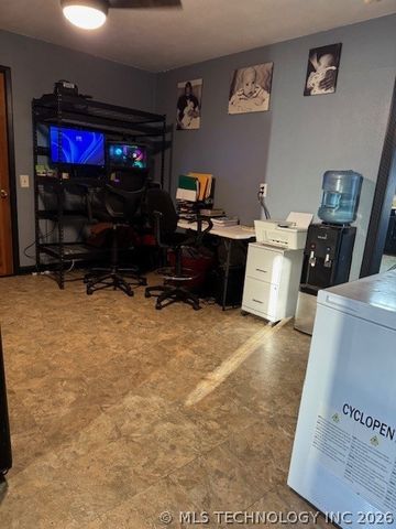 360 N 1st Road, Healdton, OK 73438