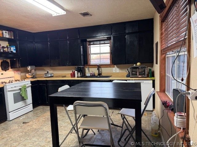 360 N 1st Road, Healdton, OK 73438