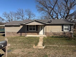 360 N 1st Road, Healdton, OK 73438
