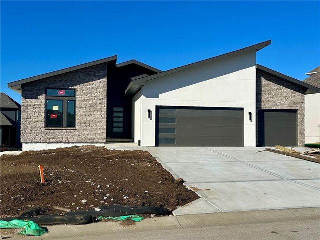 2606 SW Farm Field Road, Lee's Summit, MO 64082