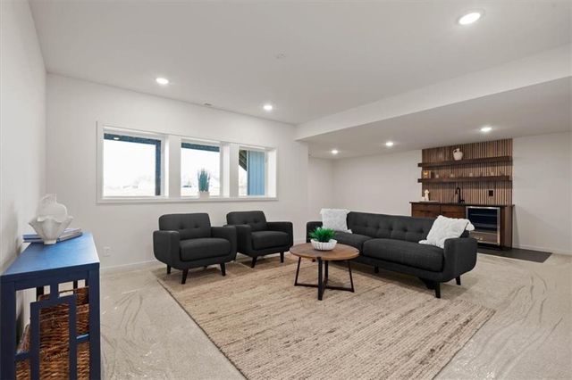 2606 SW Farm Field Road, Lee's Summit, MO 64082