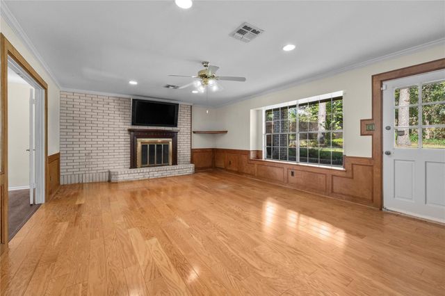 131 Shadowood Street, Conroe, TX 77304