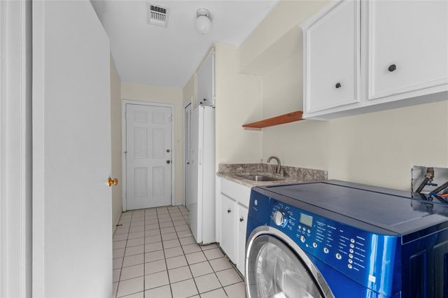 131 Shadowood Street, Conroe, TX 77304