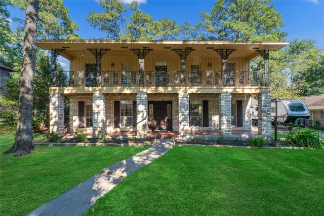 131 Shadowood Street, Conroe, TX 77304