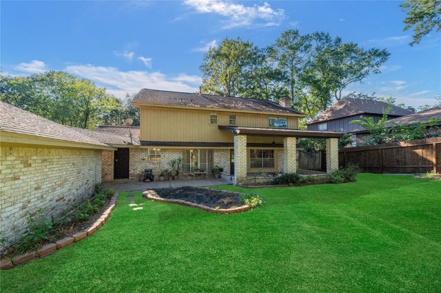 131 Shadowood Street, Conroe, TX 77304