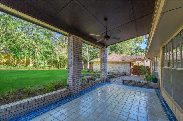131 Shadowood Street, Conroe, TX 77304