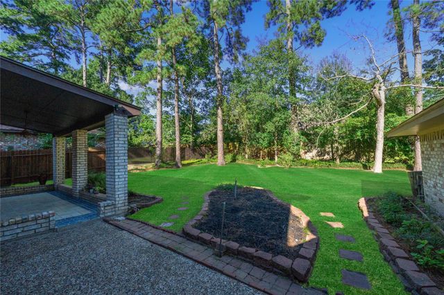 131 Shadowood Street, Conroe, TX 77304