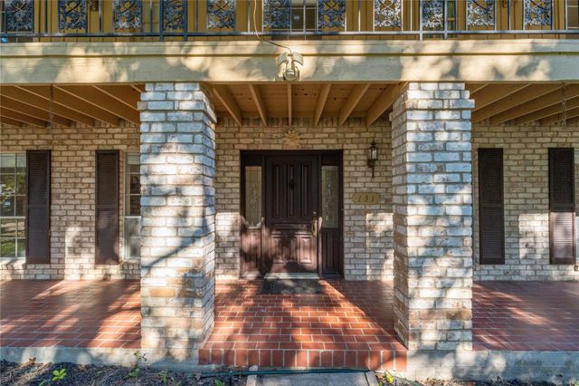 131 Shadowood Street, Conroe, TX 77304