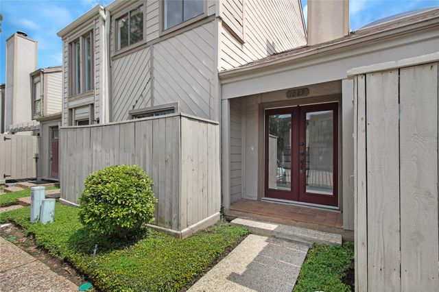 1089 Country Place Drive, Houston, TX 77079
