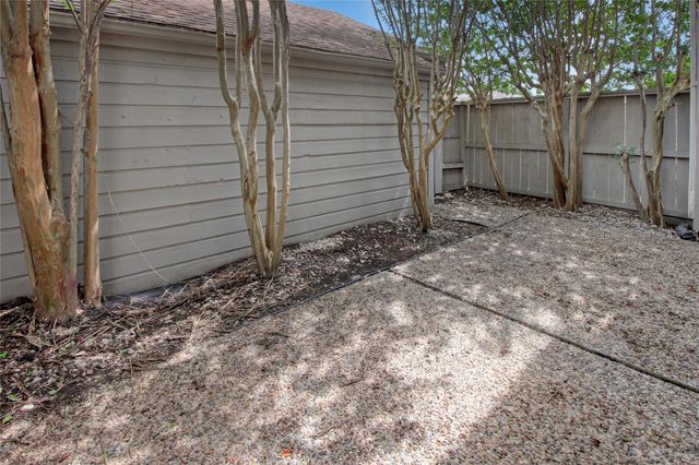 1089 Country Place Drive, Houston, TX 77079