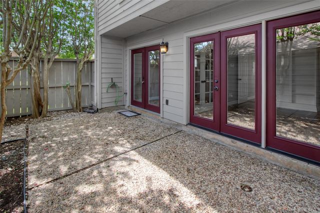 1089 Country Place Drive, Houston, TX 77079