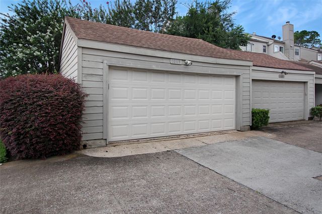 1089 Country Place Drive, Houston, TX 77079