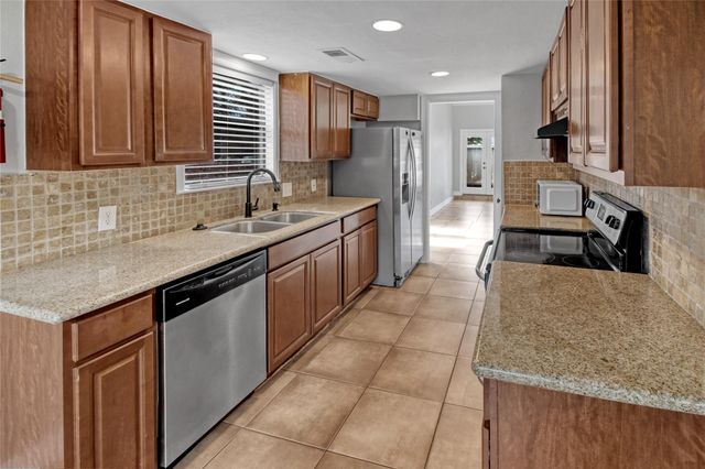 1089 Country Place Drive, Houston, TX 77079