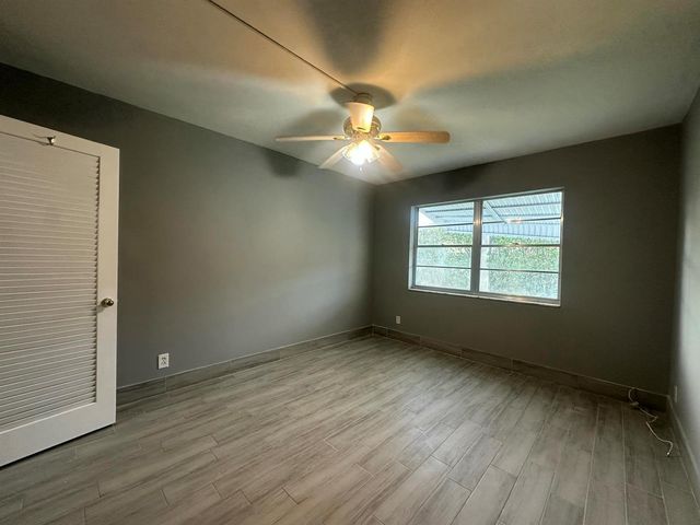 1113 LAKE Terrace 107, Boynton Beach, FL 33426